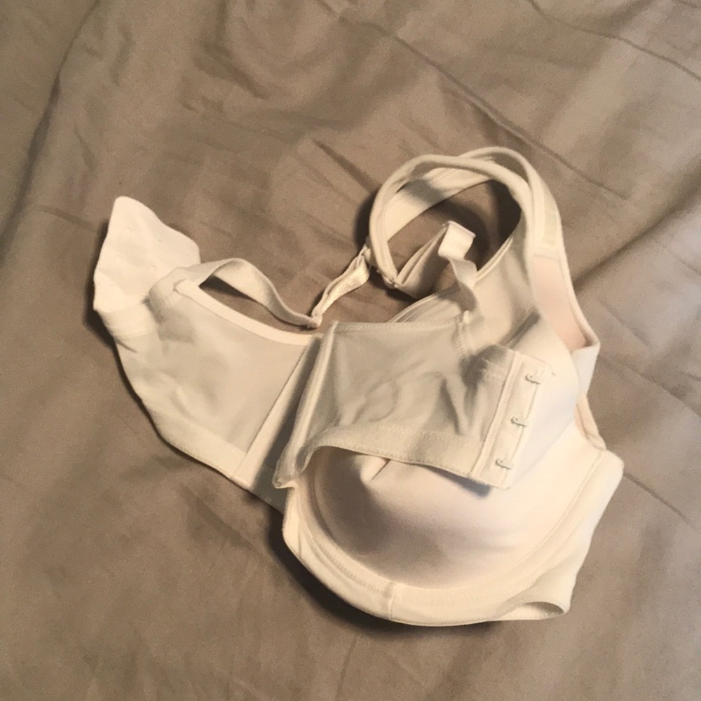NWT 32DDD WHITE BRA